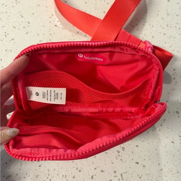 Lululemon Everywhere Belt Bag - Picture 3 of 3